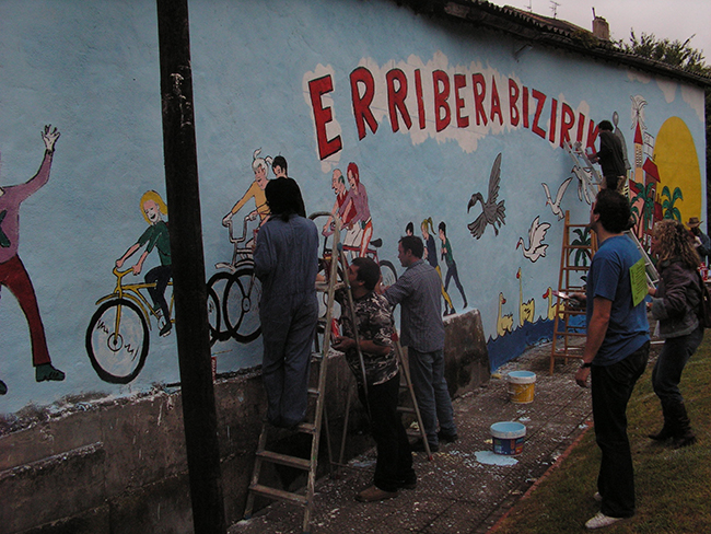 Mural realizado por los
vecinos con el lema “La ribera viva” en 2007