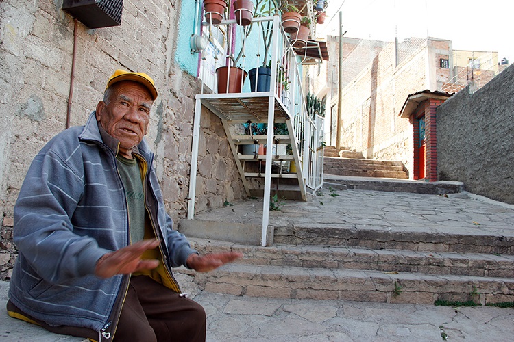 Un exminero, vecino del callejón