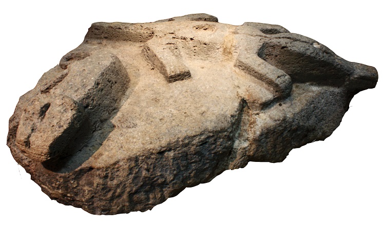 Fotografía de la piedra tallada de
Puná