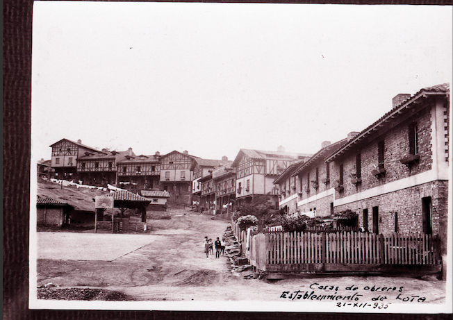 Casas para obreros del carbón construidas por la compañía minera en Lota hacia principios del siglo XX