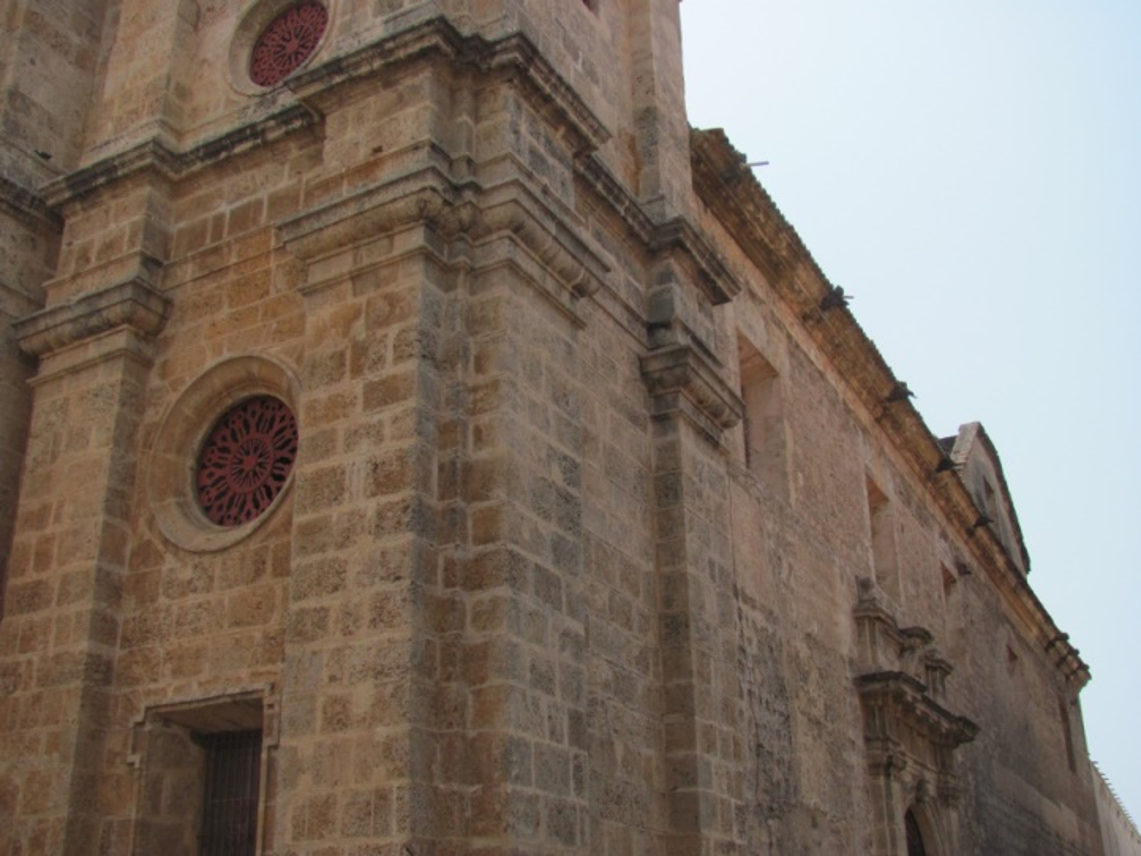 Templo San Pedro Claver, remates de muros externos, elaborado por el H. Schlesinger, Cartagena