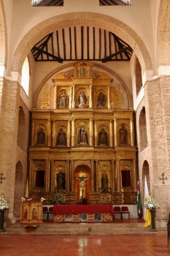 Templo de San Ignacio, retablo de la capilla mayor, elaborado por el P. Francisco Ellauri, Tunja, 1657