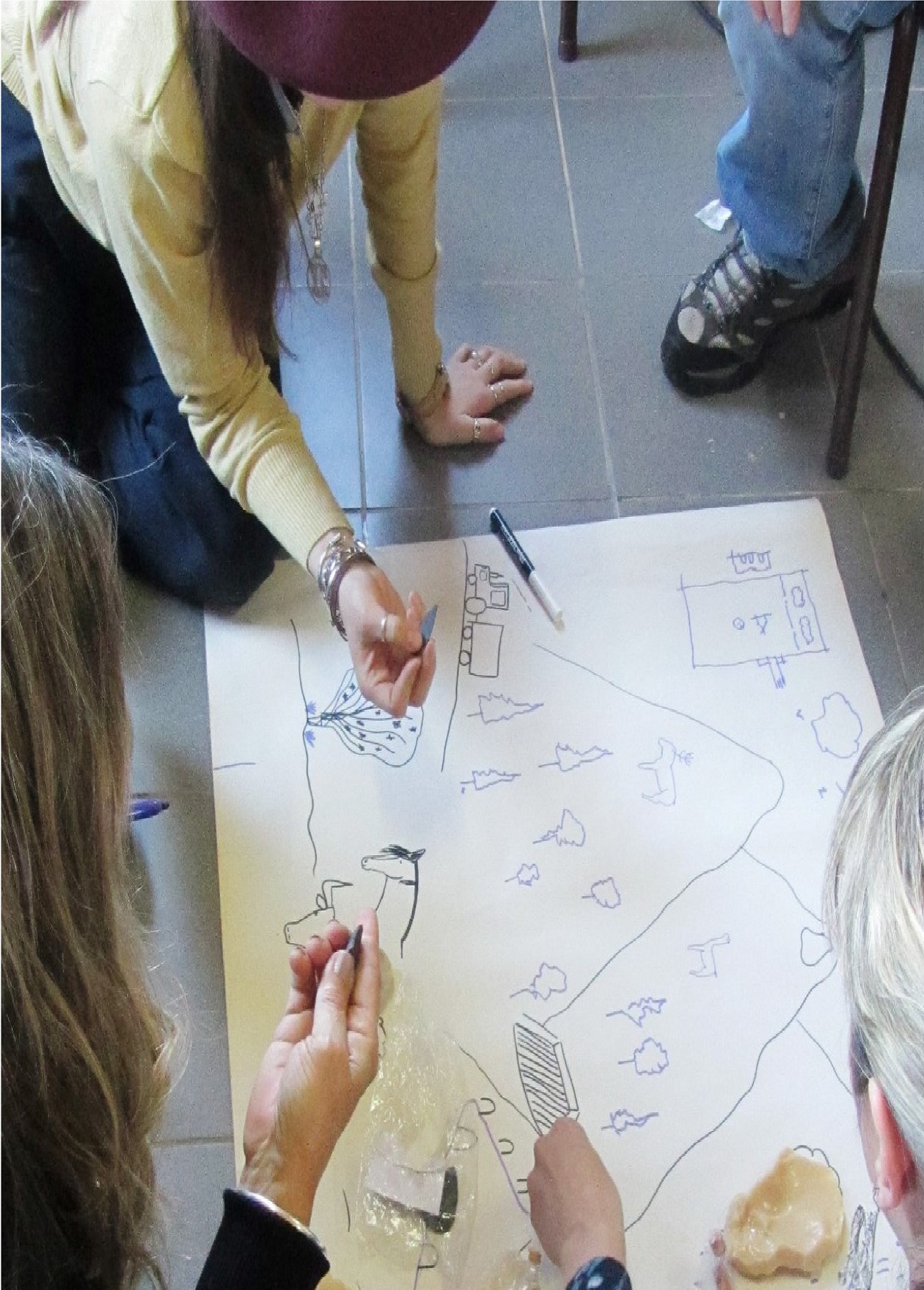 Ejercicio de representación del pasado indígena en el taller de arqueología con estudiantes secundarios del distrito de Tornquist