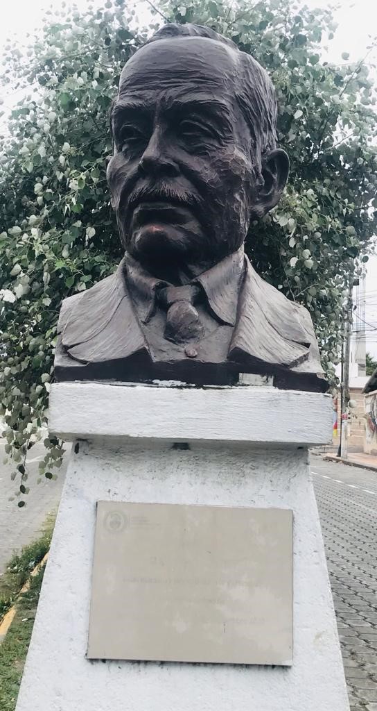Busto de Daniel Reyes