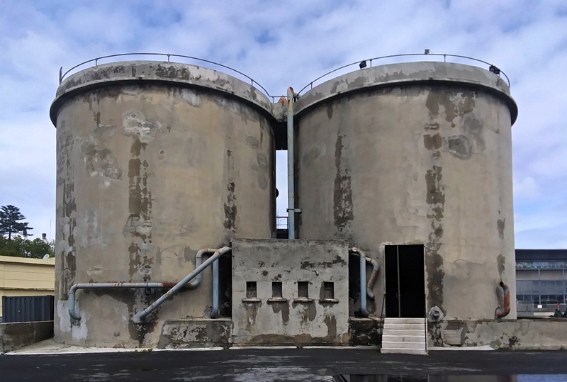 Silos
de Cementos del Cantábrico. Muelle de Batería, A Coruña, 2024