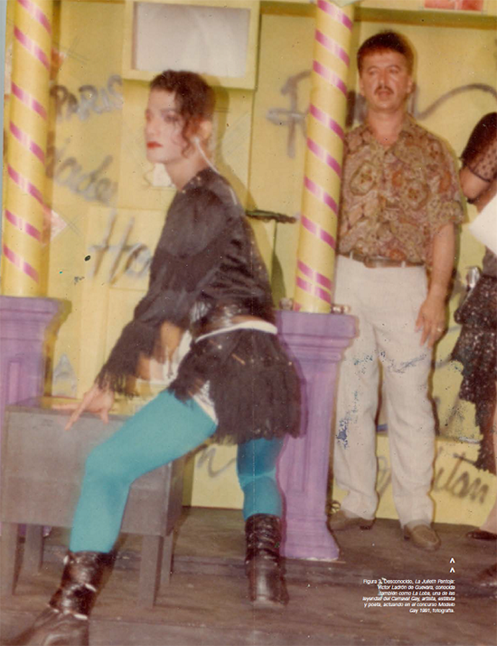 Desconocido, La Julieth Pantoja: Víctor Ladrón de Guevara, conocida también como La Loba, una de las leyendas del Carnaval Gay, artista, estilista y poeta, actuando en el concurso Modelo Gay 1991, fotografía.