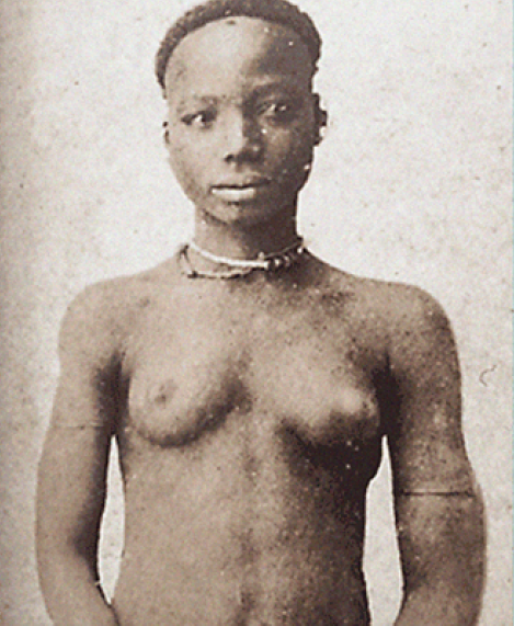 Negra semidesnuda, posiblemente con la intención de mostrarla recién llegada de África (Junior 1865 c.)