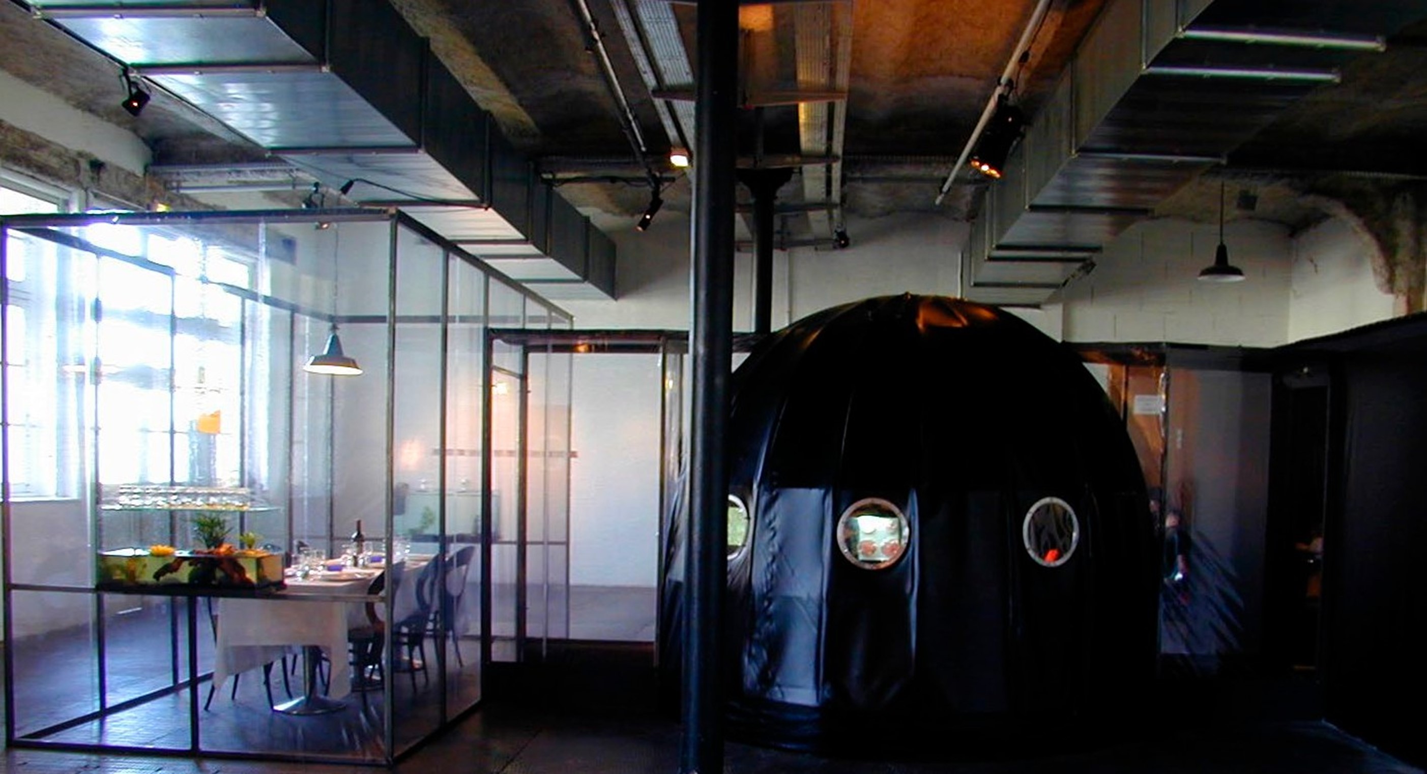 Instalación de Disembodied Cuisine (2003) en Nantes (Francia) 