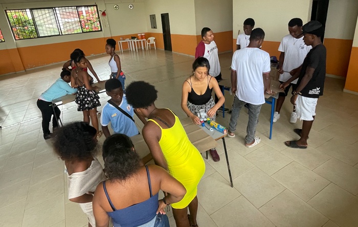  Encuentro con la comunidad de El
Rosario en el municipio de Guapi (Cauca)