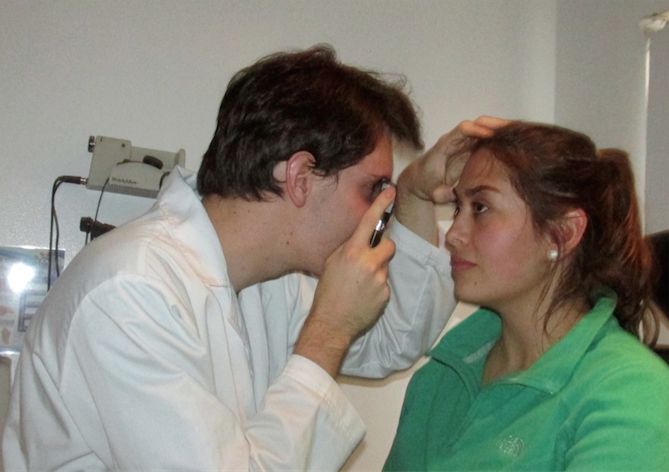
Técnica de
oftalmoscopia directa
