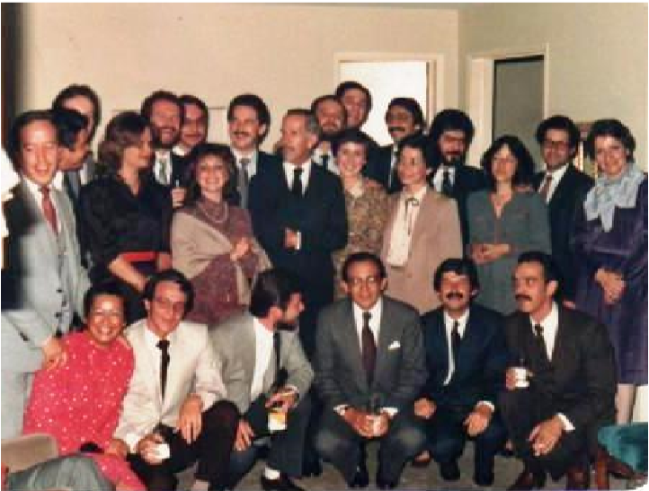 Reunión social de un grupo de pediatras y estudiantes de la Especialización en Pediatría. Casa del Dr. Alberto Martínez León, 1981